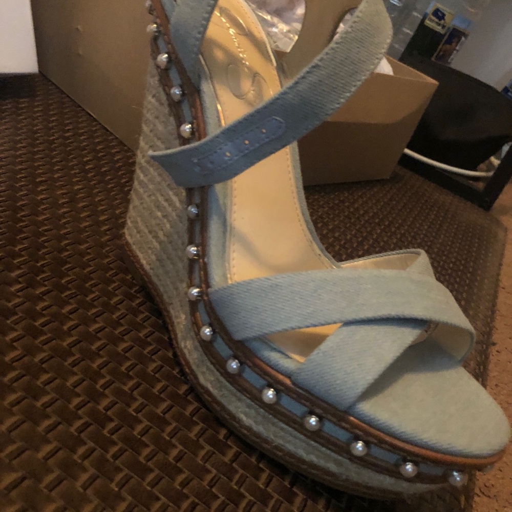 Jessica Simpson wedge never been worn!